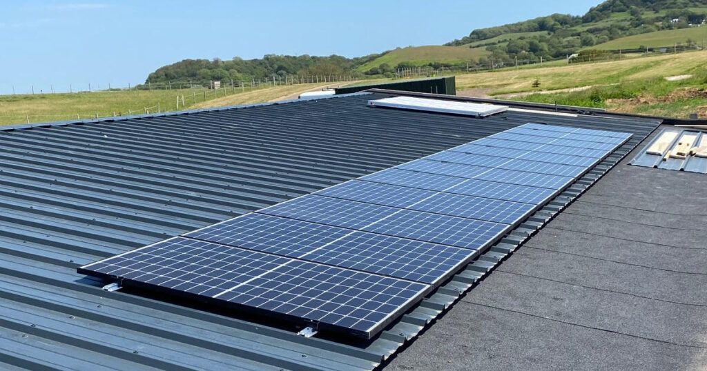 Solar panels fitted by island renewables isle of wight