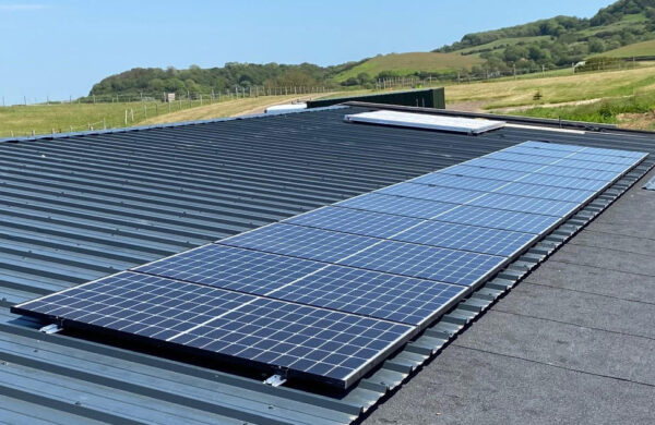 Solar panels fitted by island renewables isle of wight