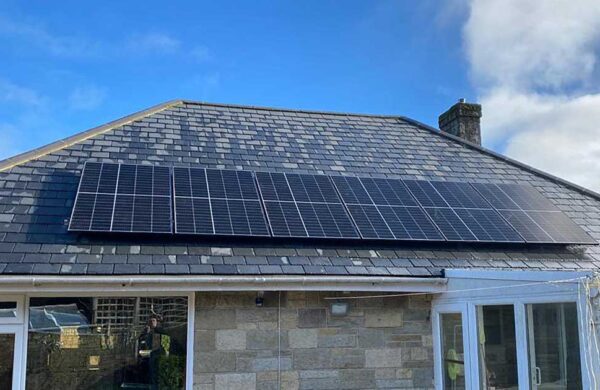 6 solar panels fitted to a slated roof in ryde isle of wight