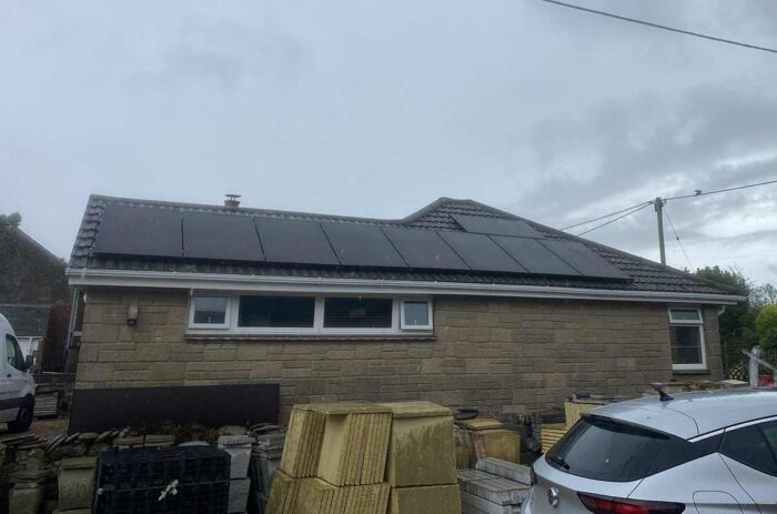solar pv system fitted to a roof in chale isle of wight