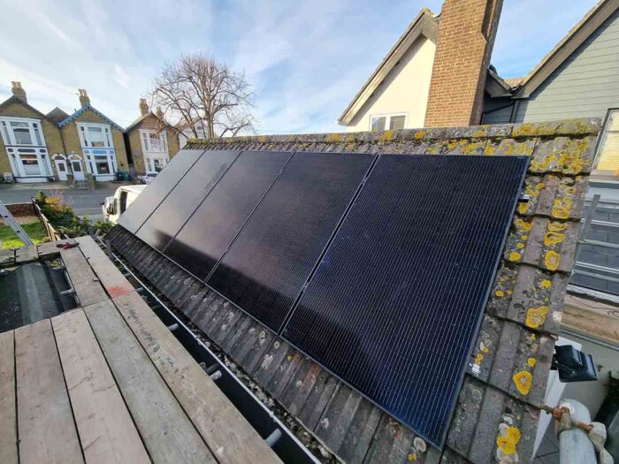 Solar panel installation cowes isle of wight