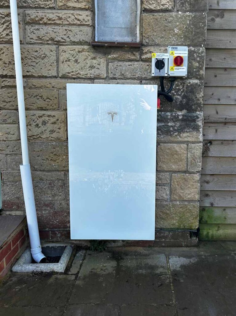 Tesla powerwall 3 installed by island renewables isle of wight